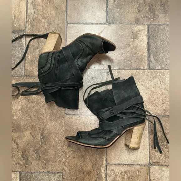 Free People Leather Sandals Size 38 - Picture 2 of 7